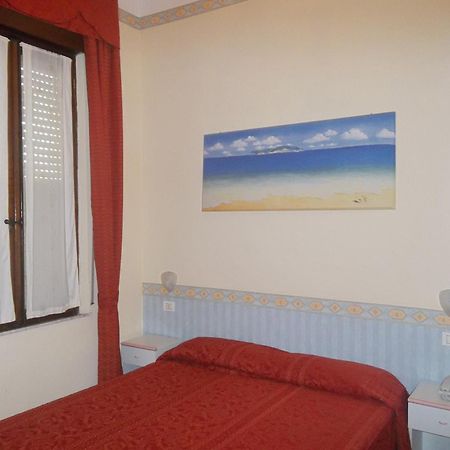 Hotel Lo Squalo Grottammare Bilik gambar