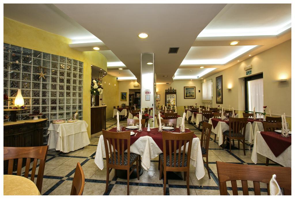Hotel Lo Squalo Grottammare Luaran gambar