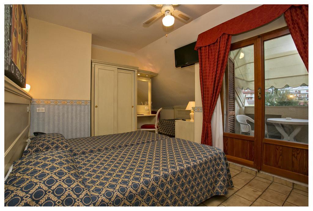 Hotel Lo Squalo Grottammare Bilik gambar